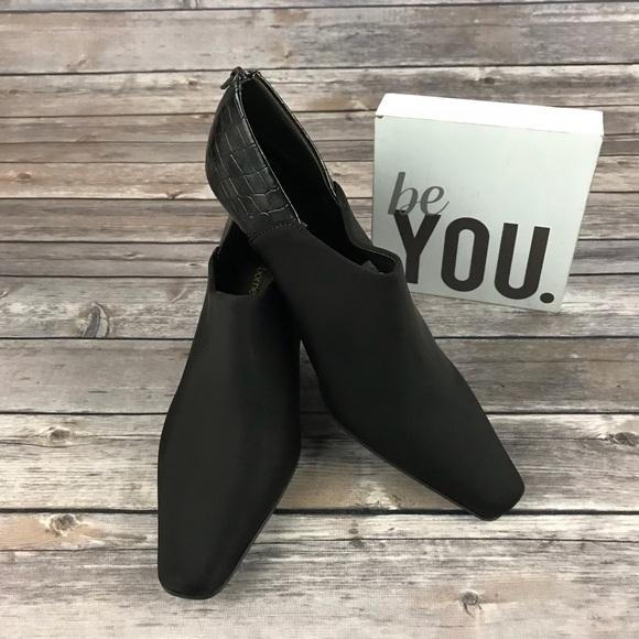 Liz Claiborne Lawrence Brown Bootie - Picture 2 of 6